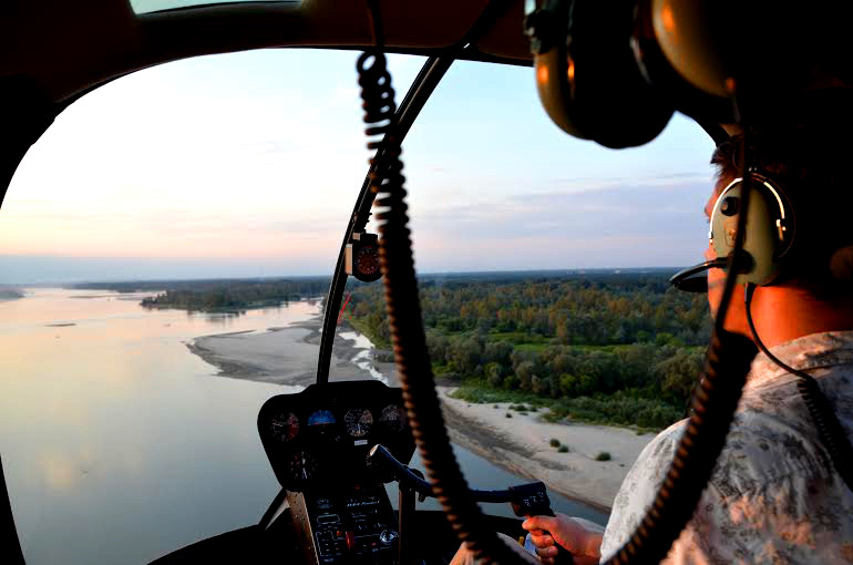 Viewing helicopter flight in Warsaw