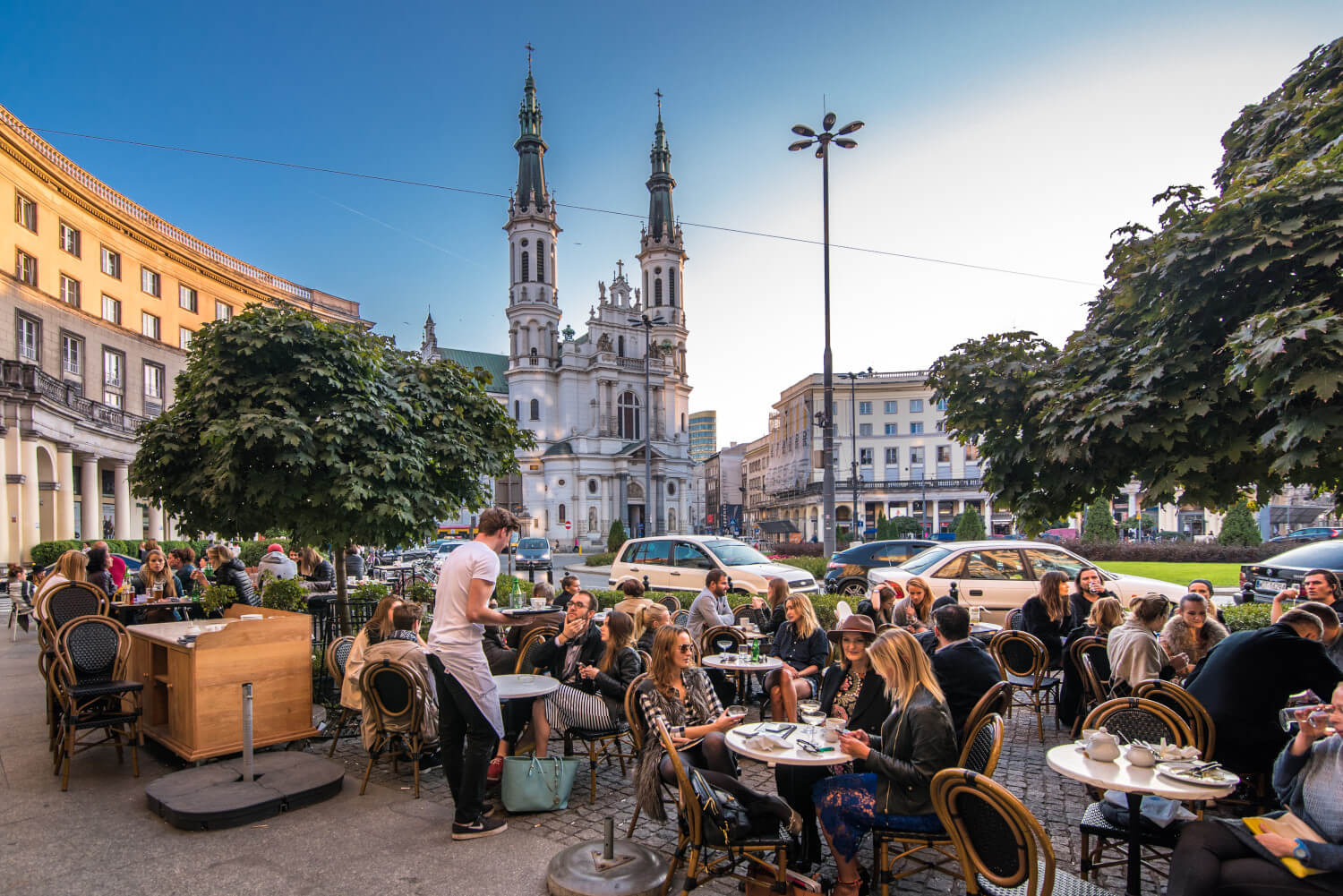 Zbawiciela square - lunch during a layover in Warsaw